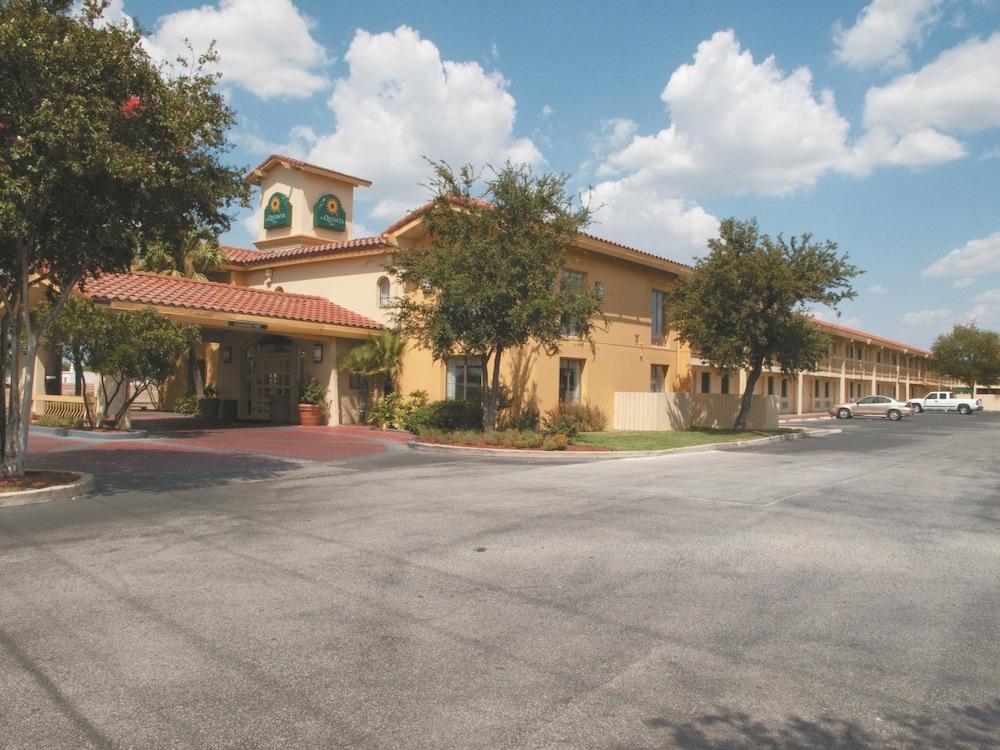 La Quinta Inn By Wyndham San Antonio I-35 N At Rittiman Rd Bagian luar foto